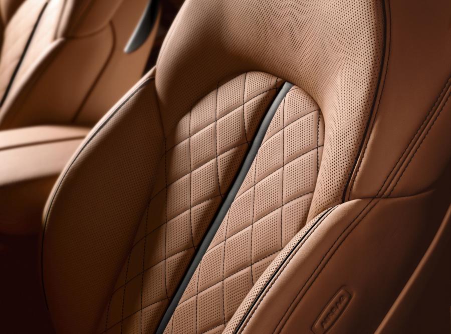 Детали интерьера Audi A8 Edition 21 (D4) 2015 года  (фото 5 из 8)